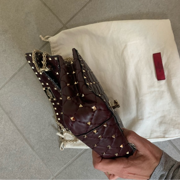 VALENTINO GARAVANI Medium Quilted Rockstud Spike Shoulder Bag - Picture 8 of 8